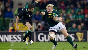 Adriaan Strauss tangles with Jonathan Sexton