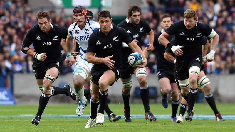 Dan Carter leads a Kiwi charge
