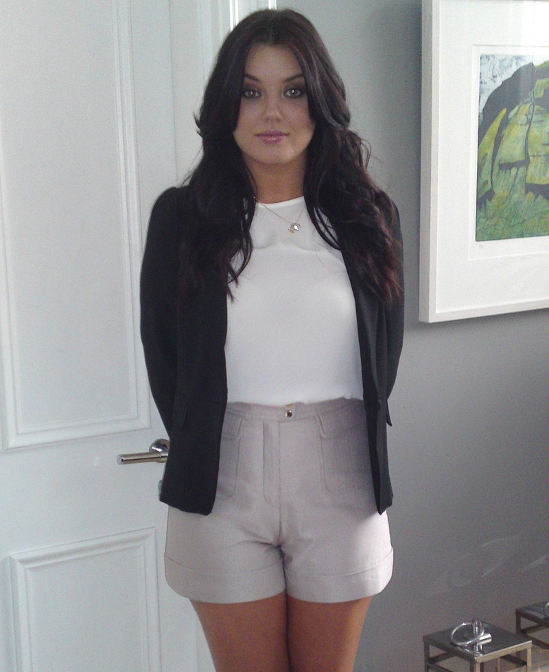 Get Mila Kunis's look