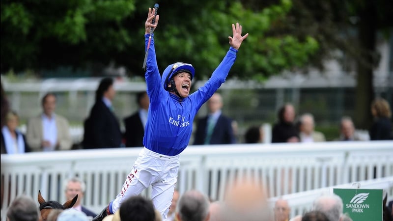 Frankie Dettori performs his celebration dismount