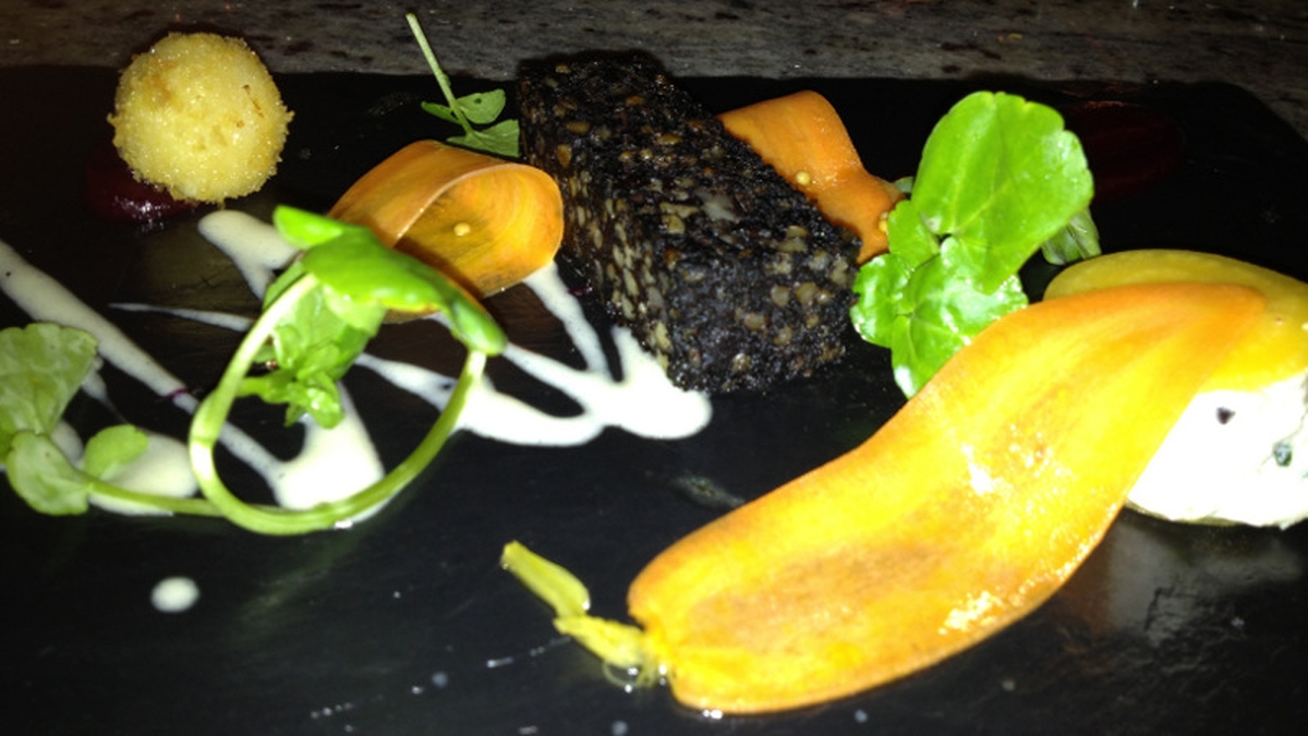 Dee Laffan - Lonely Planet Ultimate Eatlist 