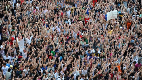 Thousands protest in Spain over the high level of unemployment and austerity