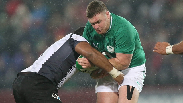 Dave Kilcoyne makes some hard yards