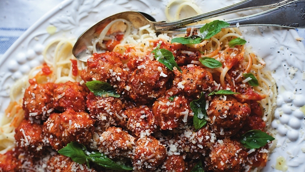 Rich Tomato Italian Meatballs with Linguine