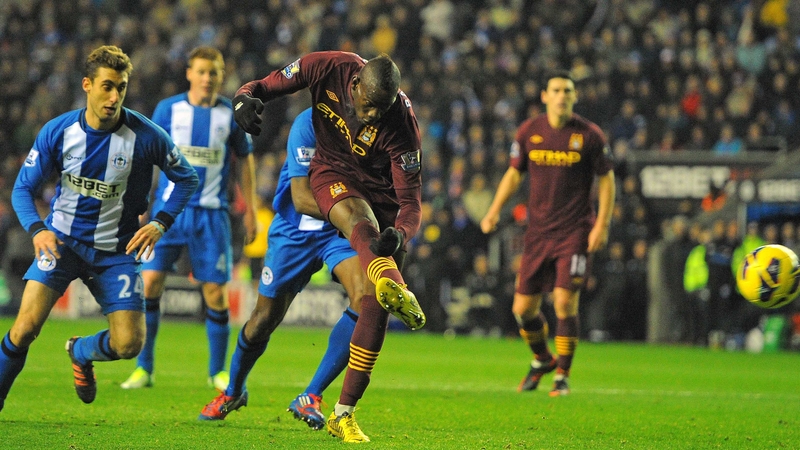 Mario Balotelli breaks the deadlock for Manchester City