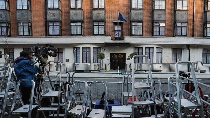 Spokesman for King Edward VII Hospital said it deeply regretted the incident