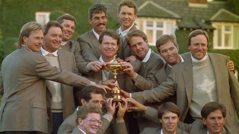 Watson with the victorious 1993 USA Ryder Cup team