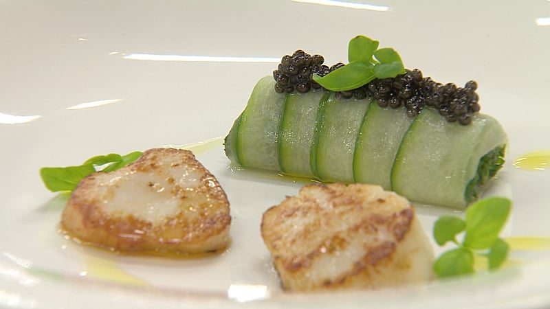 Each contestant must cook three dishes in three hours