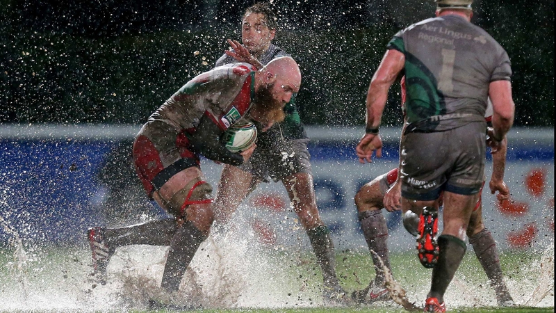 Erik Lund tries to go through Connacht's Dan Parks