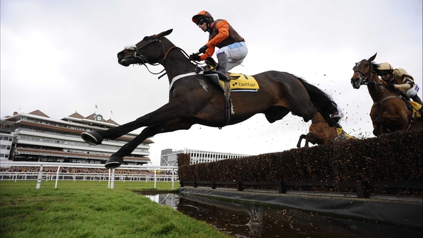 Sam Waley-Cohen's status as an amateur precludes him from riding in the Quinte bet-nominated Grand Steeple-Chase de Paris