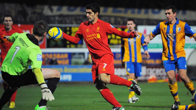 Luis Suarez scoring Liverpool's winning goal against Mansfield Town