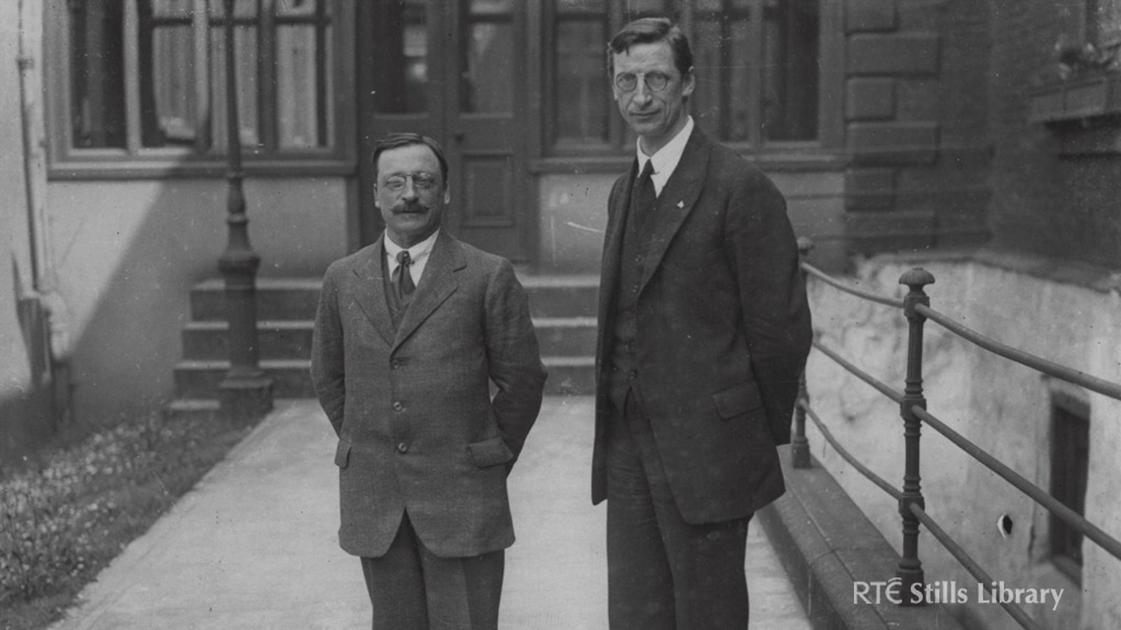 Arthur Griffith and De Valera. Griffith and Michael Collins backed Dev's comments