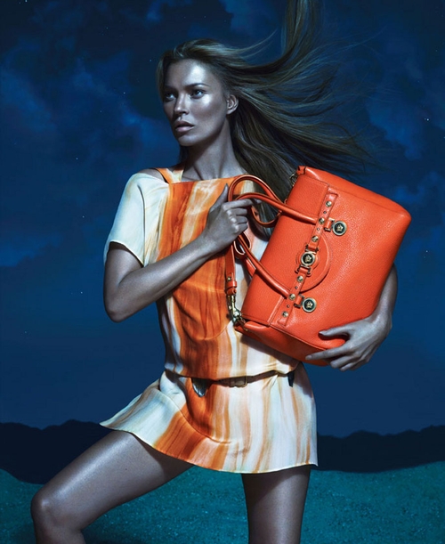 Kate Moss models for Versace's next collection. Image (c) Versace