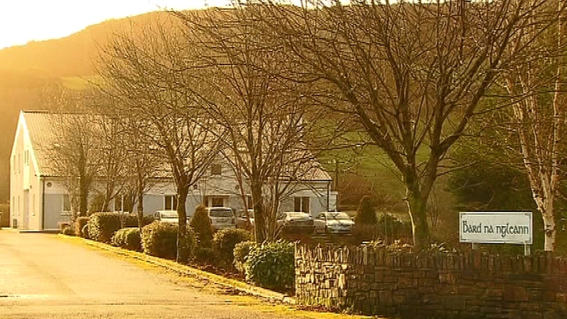Bard na nGleann is located in the village of Béal Átha An Ghaorthaidh
