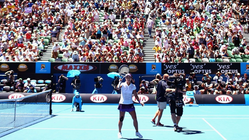 Li Na beat fourth seed Agnieszka Radwanska 7-5 6-3