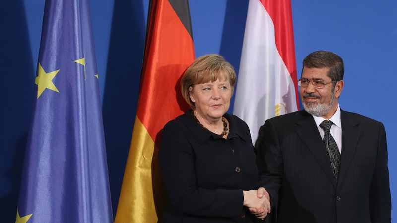 Mohammed Mursi has abandoned plans to visit Paris and will instead return to Cairo