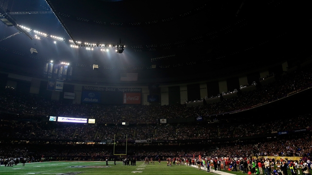 However the game was interrupted for more than half an hour when the lights failed inside the stadium