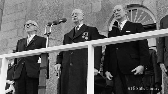 Éamonn de Barra, President Eamon de Valera and Taoiseach Jack Lynch (1970)