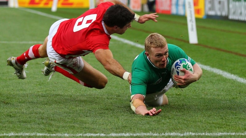 Keith Earls is hoping that Brian O'Driscoll will extend his international career