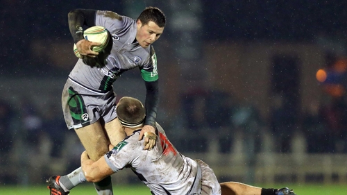 Robbie Henshaw is sticking with Connacht
