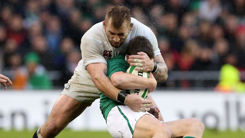 Joe Marler wraps up Ronan O'Gara at Aviva Stadium