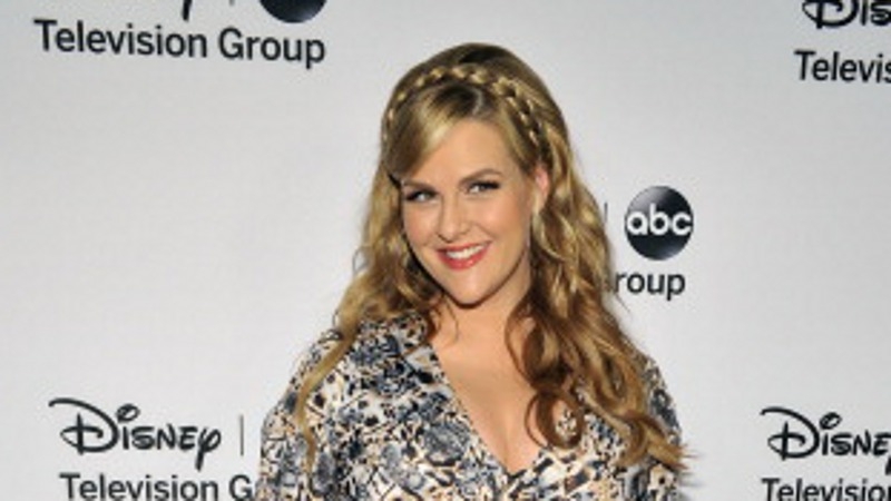 Sara Rue welcomes baby girl