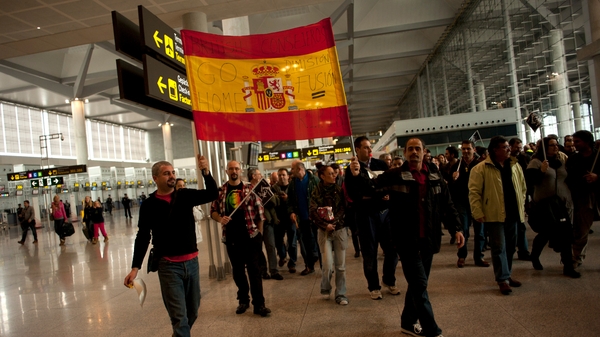 Iberia workers move closer to deal on massive job cuts