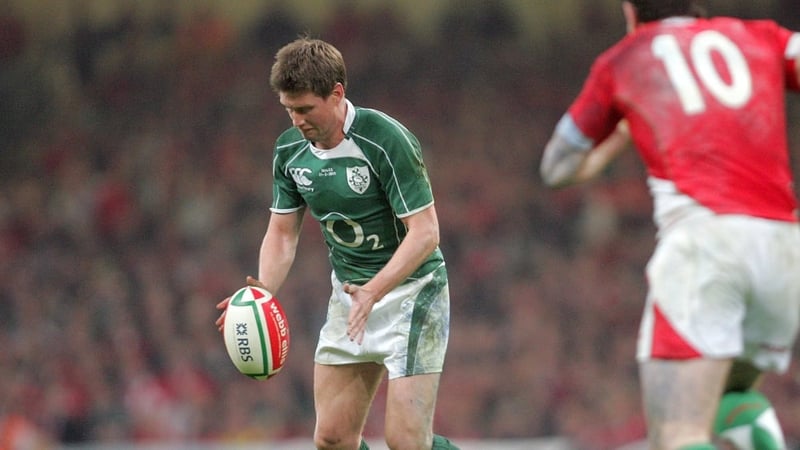 Ronan O'Gara is to retire after taking up a coaching role at Racing Metro