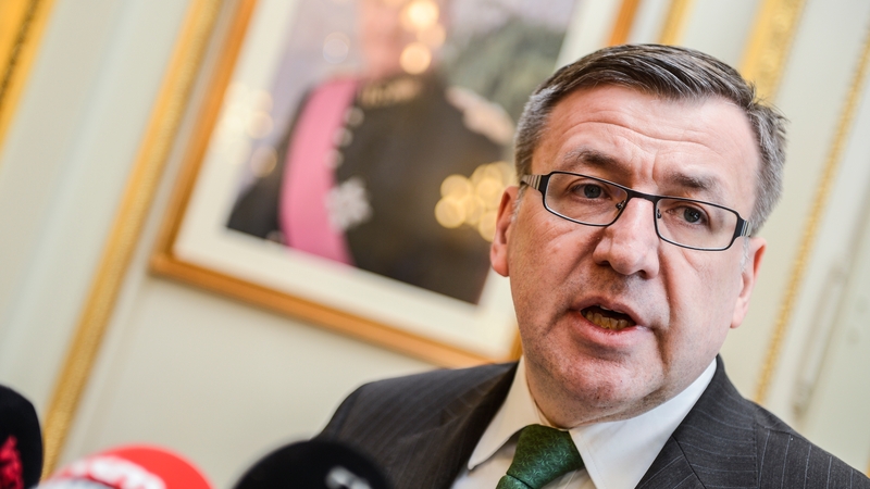 Belgium's finance minister Steven Vanackere announces decision to quit