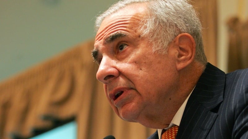 Carl Icahn is leading one of three bids for the US personal computer maker