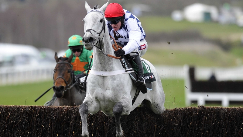 Simonsig has recovered from a bone splint