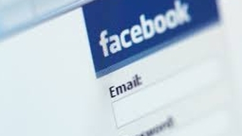 Facebook comments spook investors