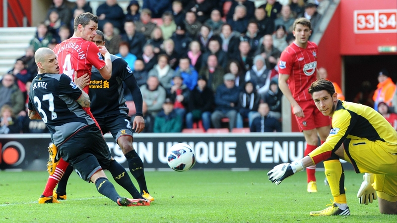 Schneiderlin flicks the ball beyond Brad Jones to give Southampton an early lead