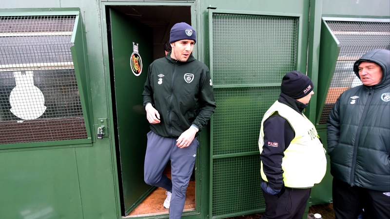A bitter wind chill meant John O'Shea and his Republic of Ireland team-mates experienced conditions similar to those in Sweden when they trained in Malahide on Sunday