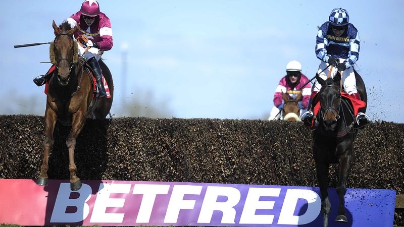 First Lieutenant (left) finally got his head in front after a series of game efforts in defeat earlier in the season