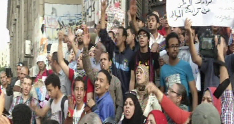 Thousands of April 6 movement members mark the fifth anniversary of the foundation of their organisation