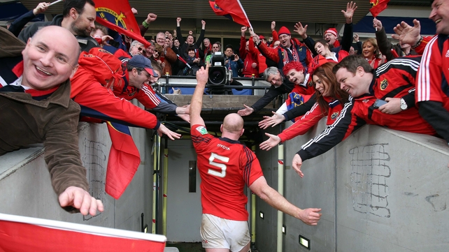 Munster fans congratulate Paul O'Connell following their Heineken Cup victory over Harlequins