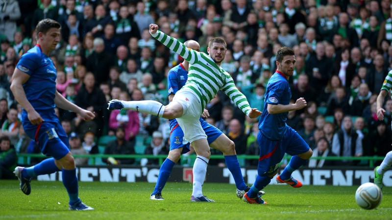 Neil Lennon says it will be difficult to convince Gary Hooper to stay