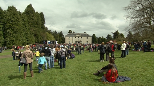 Thousands of people turned out in Co Wicklow this afternoon to highlight opposition to the plans