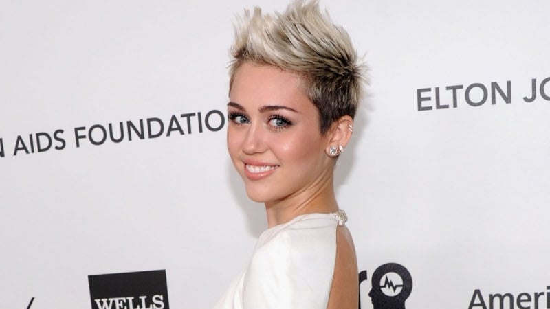 Miley Cyrus thinks chivalry is dead