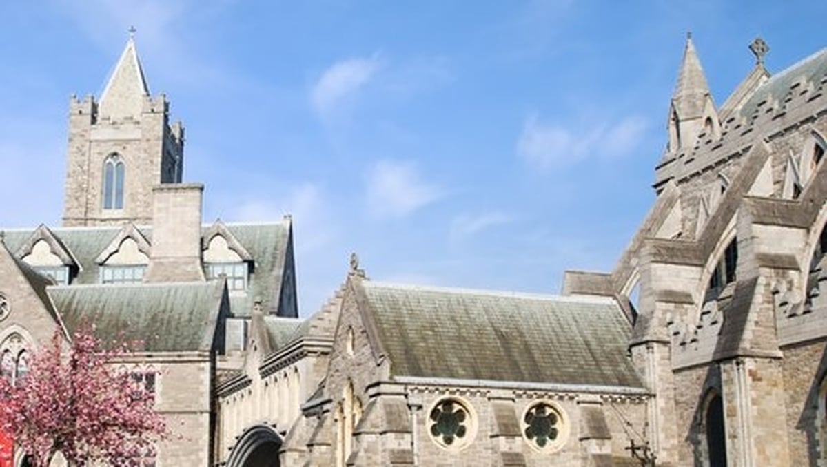 Aifreann an Lae Dé Domhnaigh 14 Meán Fómhair 2025