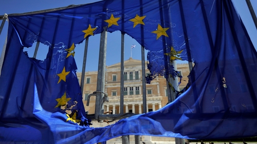 'Up to the Greeks' to decide whether to remain a part of the euro zone - Hollande