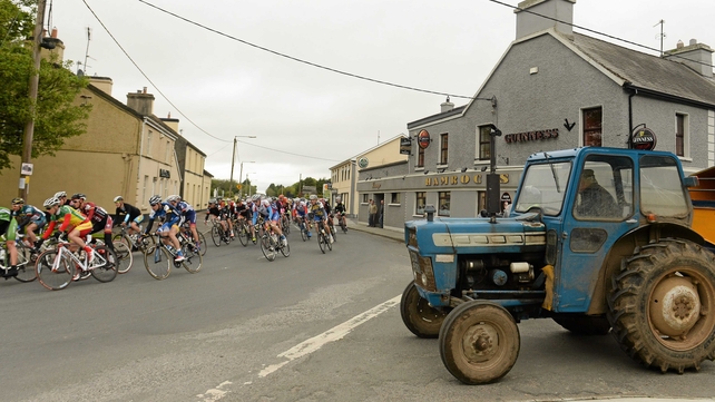 The peloton leaves Athleague