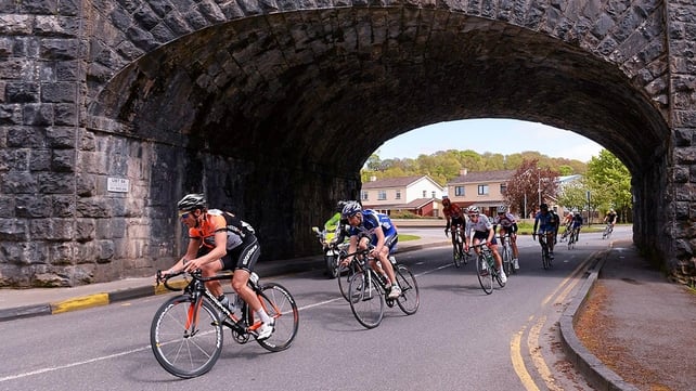 The leading group make their way under a bridge in Killarney, Co Kerry
