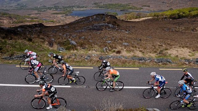 The leading group pass through Ladies View, Killarney, Co Kerry