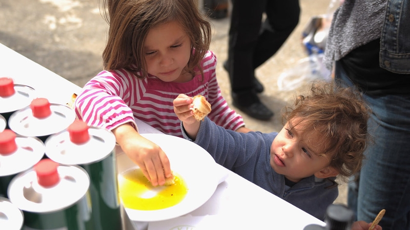 EC said last week that restaurants would be banned from serving olive oil in refillable glass jugs or dipping bows from next year