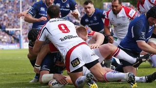 Leinster's Shane Jennings scores an early try