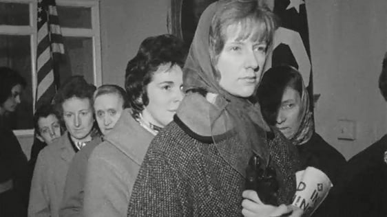 Dubliner's express their grief at the death of President Kennedy