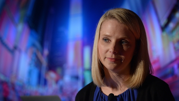 Yahoo CEO Mayer expecting twins in December