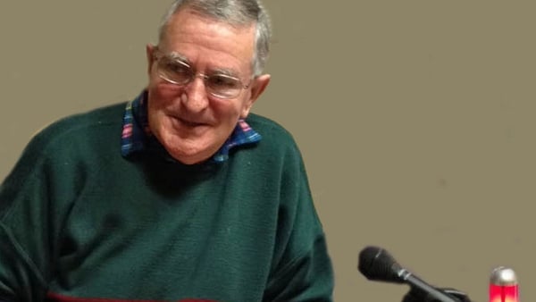 Seán Ó Tuairisg was one of the first journalists who started with Raidió na Gaeltachta when it was established in 1972